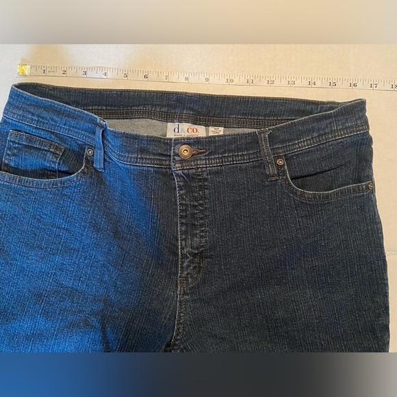 Denim & Company Dark Wash Womans Plus Size 16 Petite Bootcut Straight Leg Jeans - Picture 4 of 9